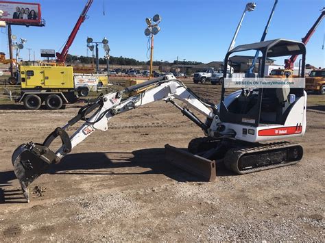 bobcat mini track hoe